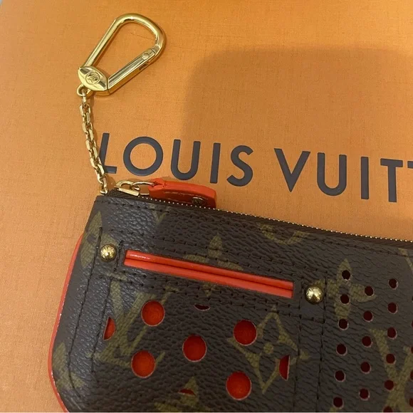 Limited Edition Authentic Louis Vuitton Perforated Key Close - Picture 7 of 15
